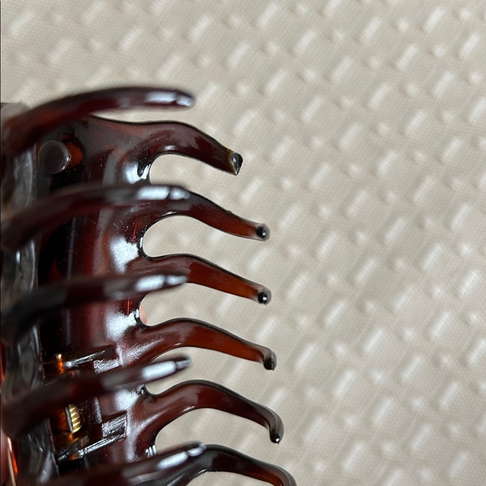 Brighton Hair Claw Clip - Picture 5 of 5